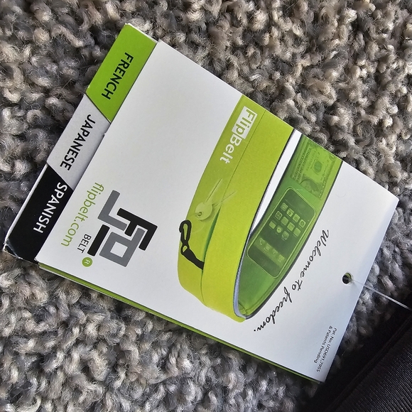 NWT Flip Belt - Picture 3 of 9